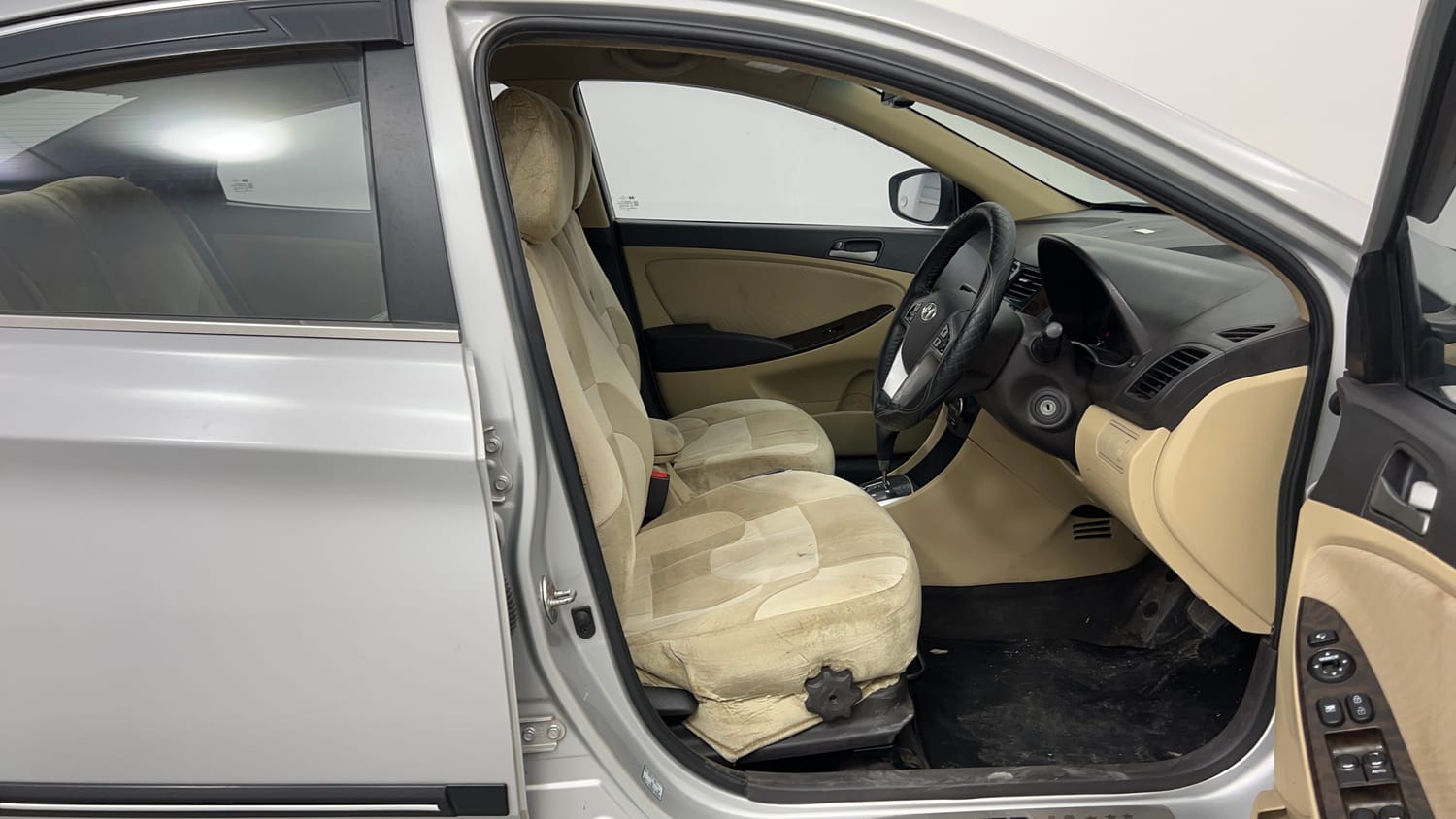 Used 2016 Hyundai Verna 1.6 VTVT SX AT Petrol Automatic interior RIGHT SIDE FRONT DOOR CABIN VIEW