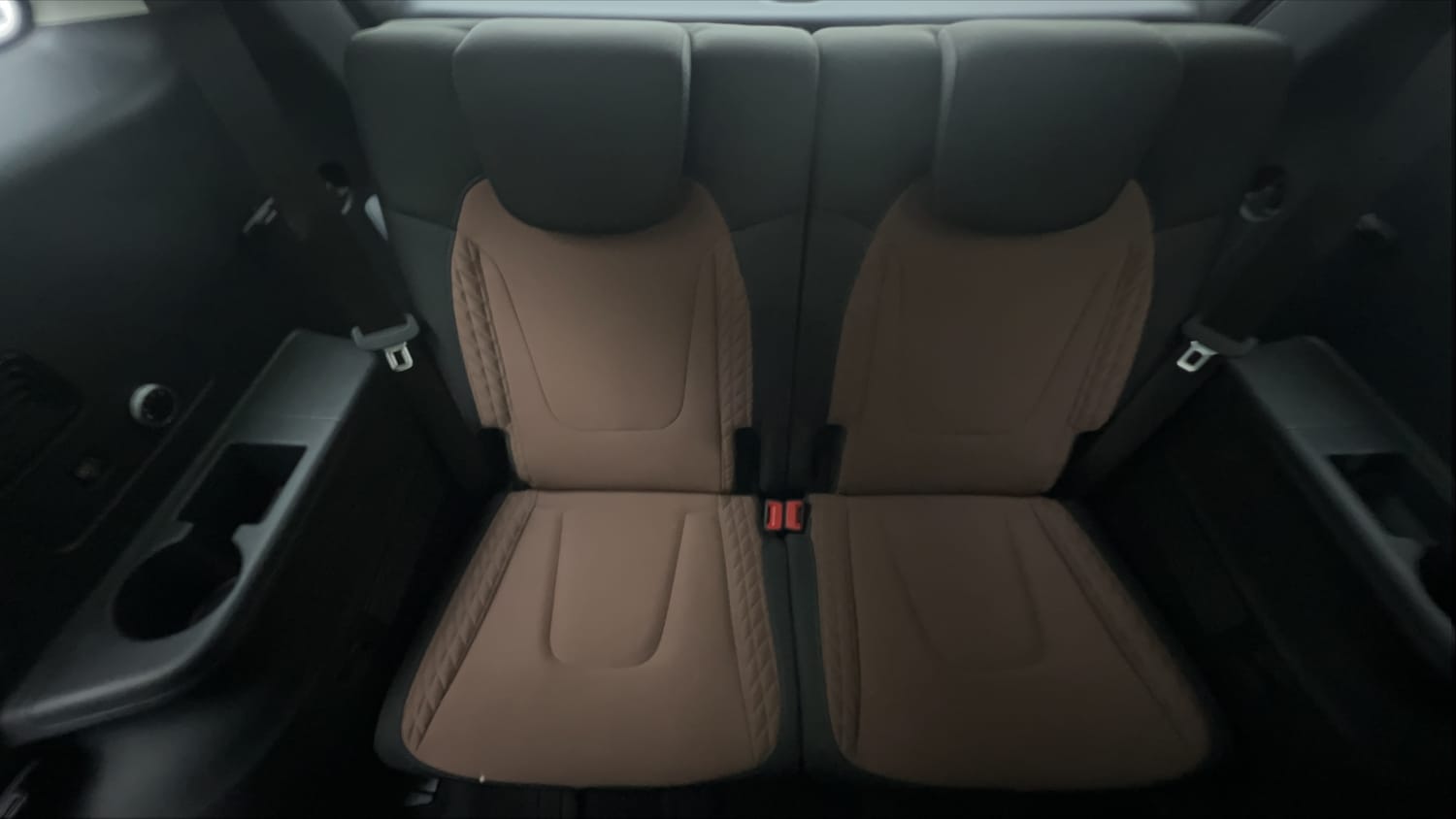 Used 2022 Hyundai Alcazar Prestige (O) 7 STR 1.5 Diesel AT Diesel Automatic interior THIRD ROW SEAT