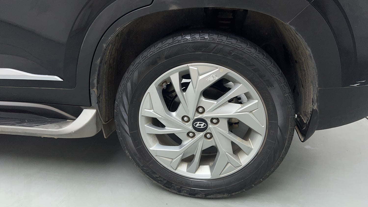 Used 2023 Hyundai Creta SX 1.5 Diesel Diesel Manual tyres LEFT REAR TYRE RIM VIEW