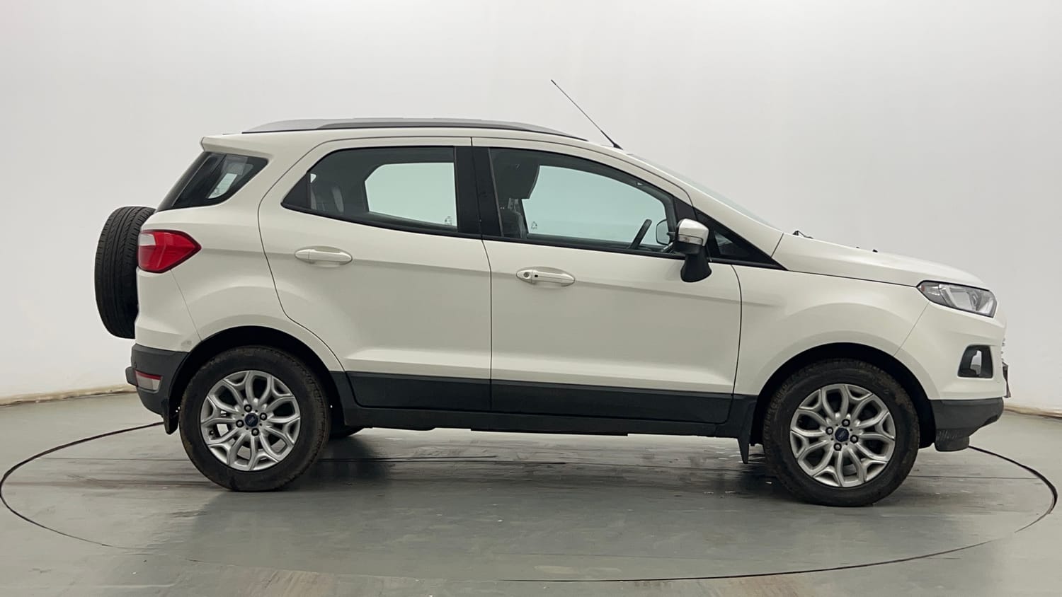 Used 2017 Ford EcoSport Titanium 1.5L TDCi Diesel Manual exterior RIGHT SIDE VIEW