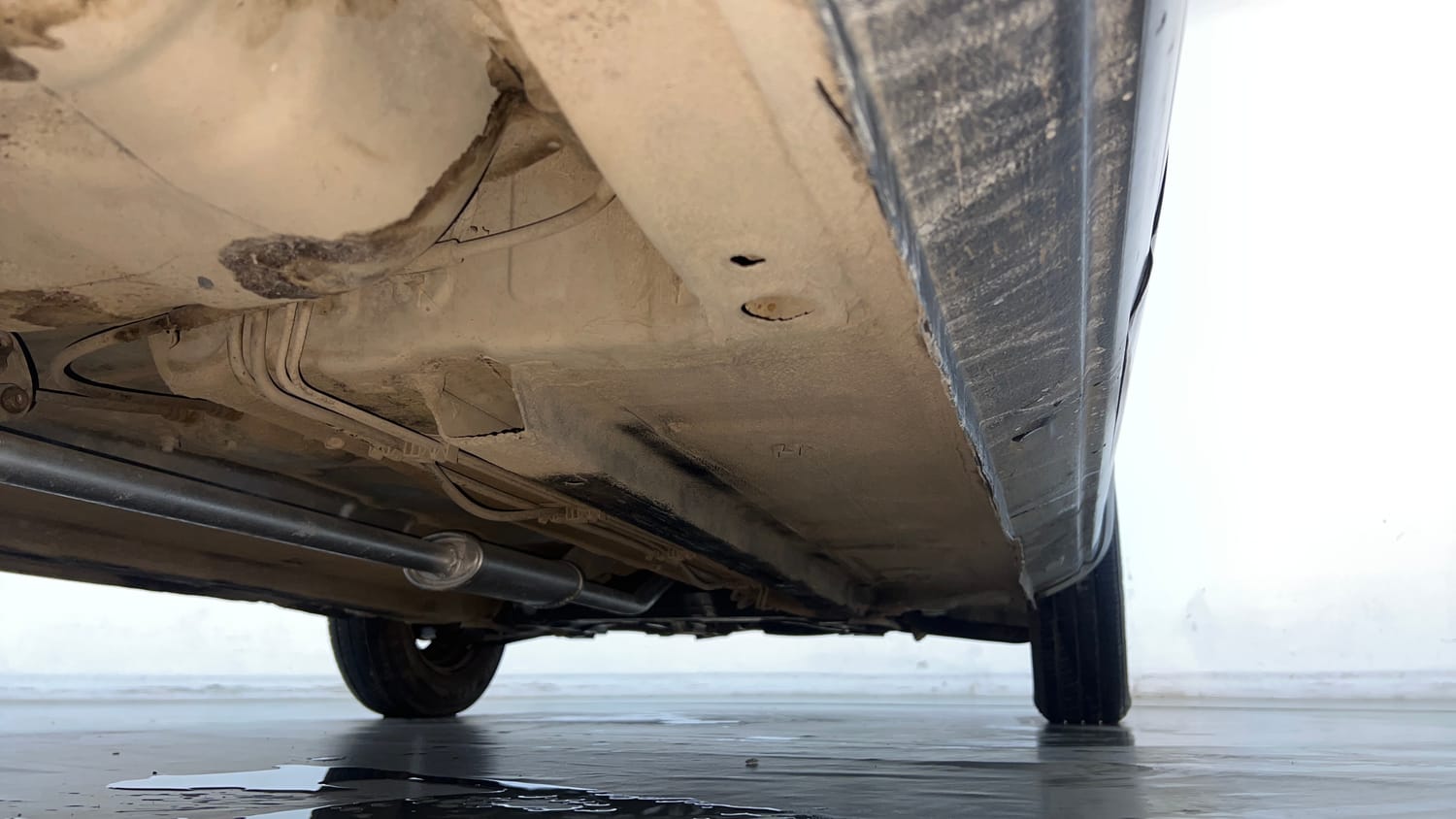Used 2017 Renault Kwid RXT Petrol Manual extra REAR RIGHT UNDERBODY VIEW