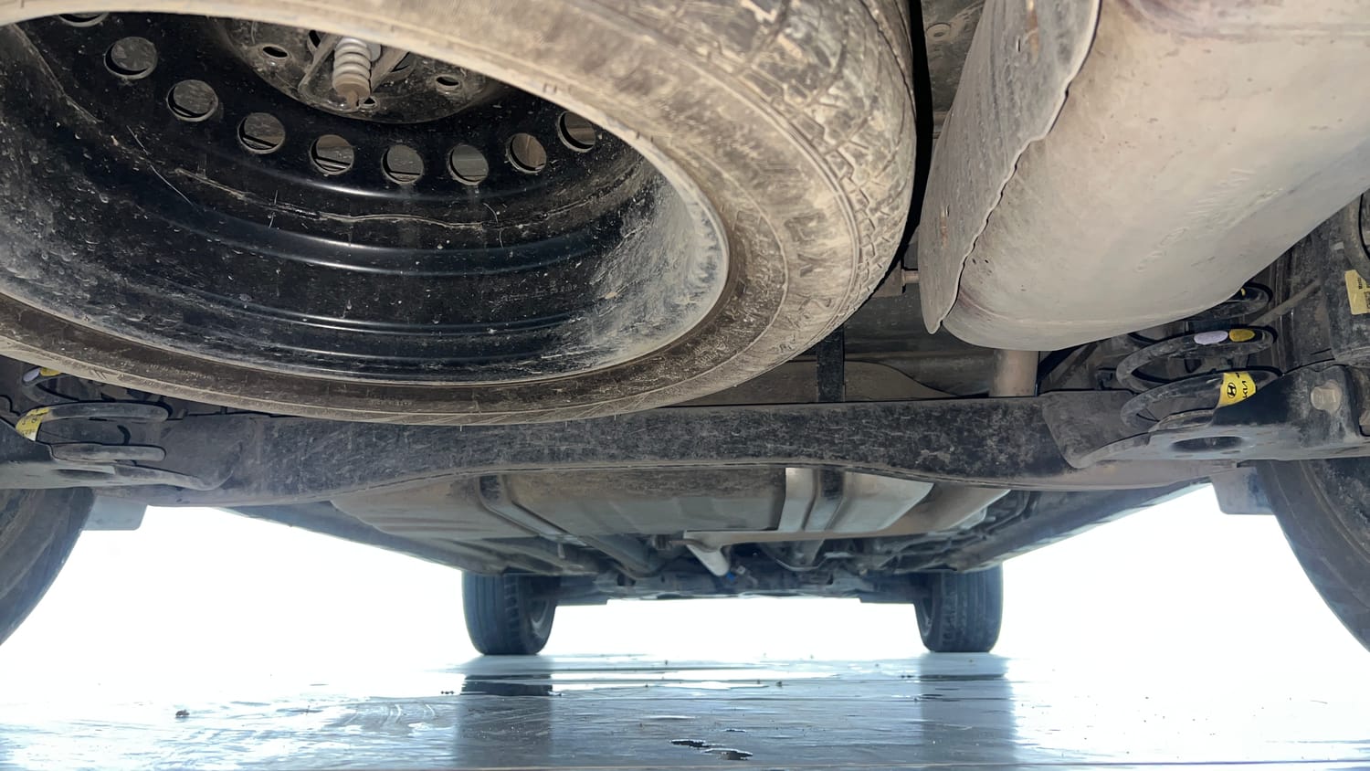 Used 2022 Hyundai Alcazar Prestige (O) 7 STR 1.5 Diesel AT Diesel Automatic extra REAR UNDERBODY VIEW (TAKEN FROM REAR)