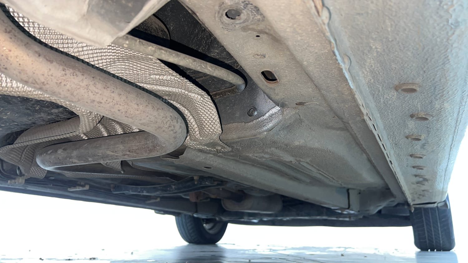 Used 2019 Ford Figo Titanium 1.2 Ti-VCT MT Petrol Manual extra REAR RIGHT UNDERBODY VIEW