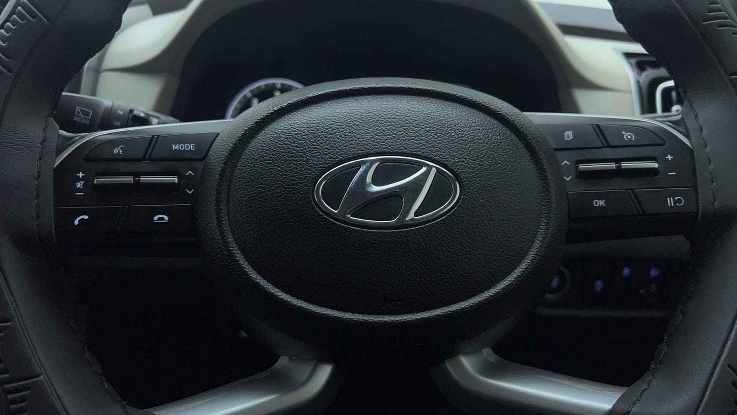 Used 2023 Hyundai Creta SX 1.5 Diesel Diesel Manual top_features Airbags