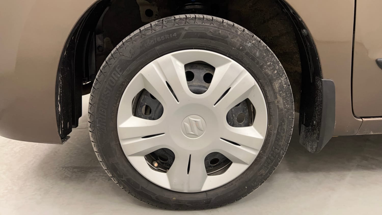 Used 2018 Maruti Suzuki Wagon R VXI Petrol Manual tyres LEFT FRONT TYRE RIM VIEW
