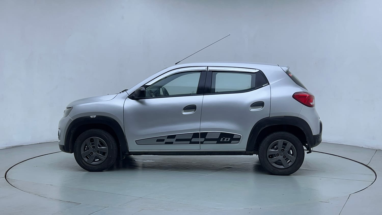 Used 2017 Renault Kwid 1.0 RXT AMT Petrol Automatic exterior LEFT SIDE VIEW