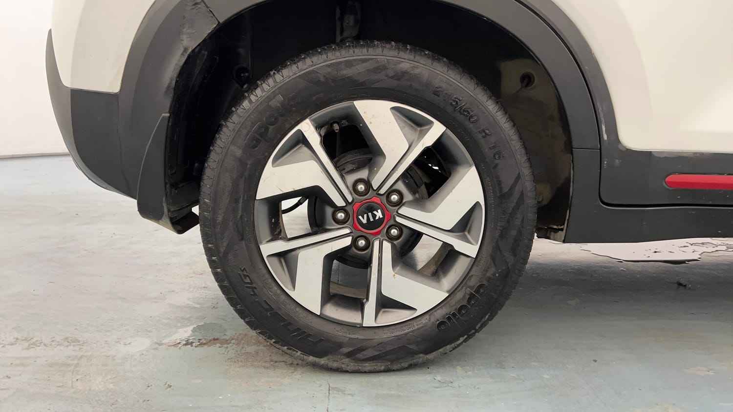 Used 2021 Kia Sonet GTX Plus 1.5 AT Diesel Automatic tyres RIGHT REAR TYRE RIM VIEW