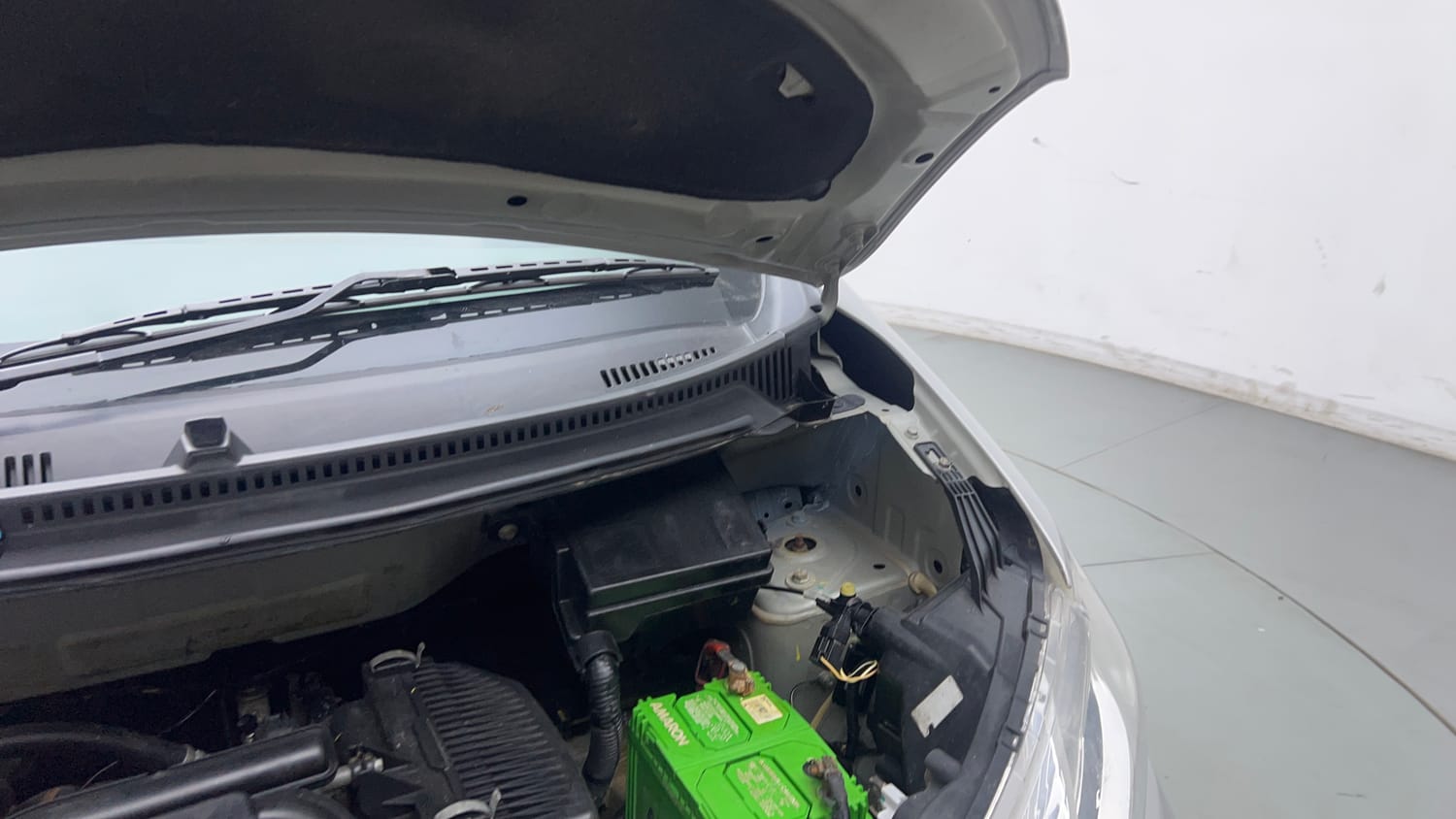 Used 2019 Datsun Redi-GO T (O) Petrol Manual engine ENGINE LEFT SIDE HINGE & APRON VIEW