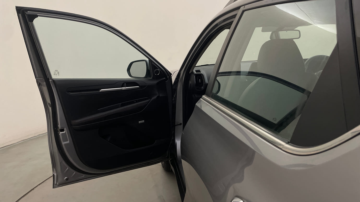 Used 2020 Kia Sonet GTX Plus 1.0 DCT Petrol Automatic interior LEFT FRONT DOOR OPEN VIEW