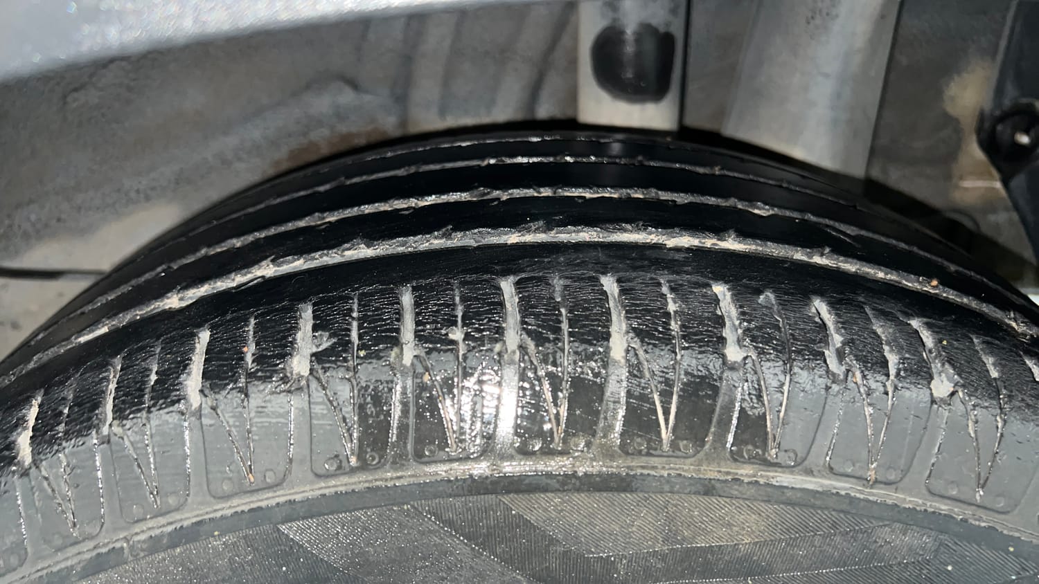 Used 2021 Kia Sonet GTX Plus 1.5 AT Diesel Automatic tyres LEFT REAR TYRE TREAD VIEW