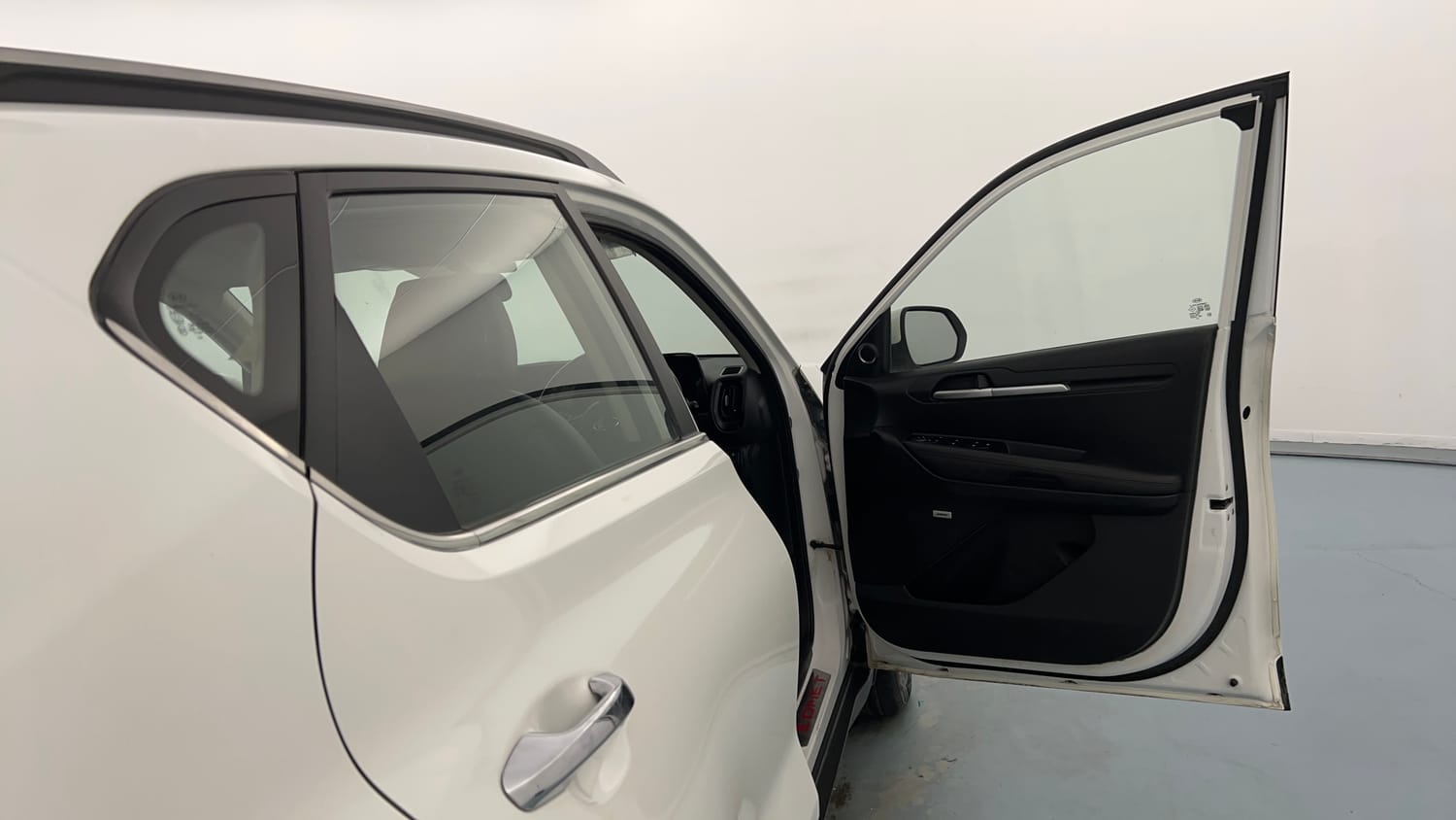 Used 2021 Kia Sonet GTX Plus 1.5 AT Diesel Automatic interior RIGHT FRONT DOOR OPEN VIEW