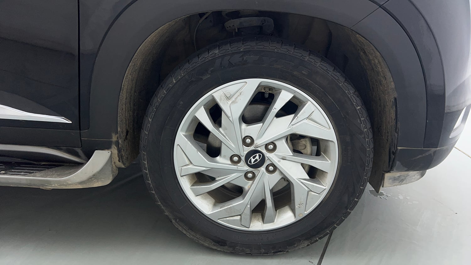 Used 2023 Hyundai Creta SX 1.5 Diesel Diesel Manual tyres RIGHT FRONT TYRE RIM VIEW