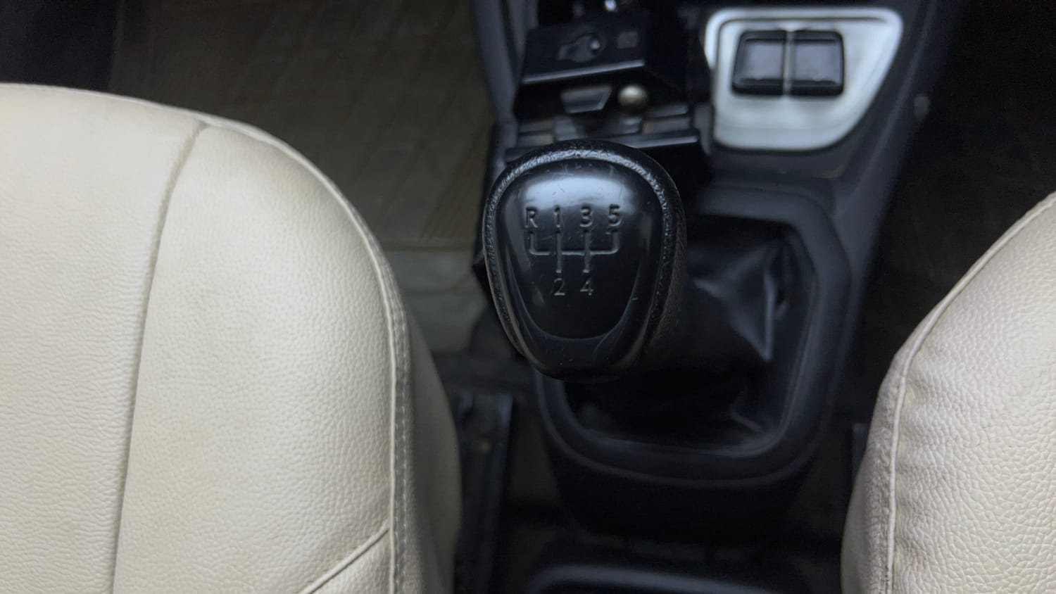 Used 2019 Datsun Redi-GO T (O) Petrol Manual interior GEAR  KNOB VIEW