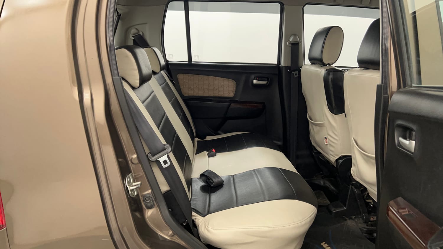 Used 2018 Maruti Suzuki Wagon R VXI Petrol Manual interior RIGHT SIDE REAR DOOR CABIN VIEW