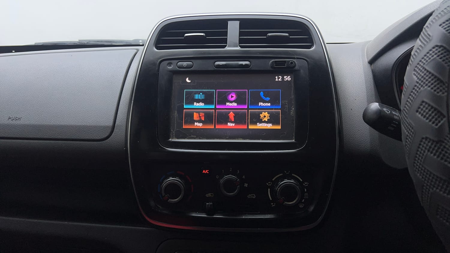 Used 2017 Renault Kwid RXT Petrol Manual top_features Touch screen infotainment system