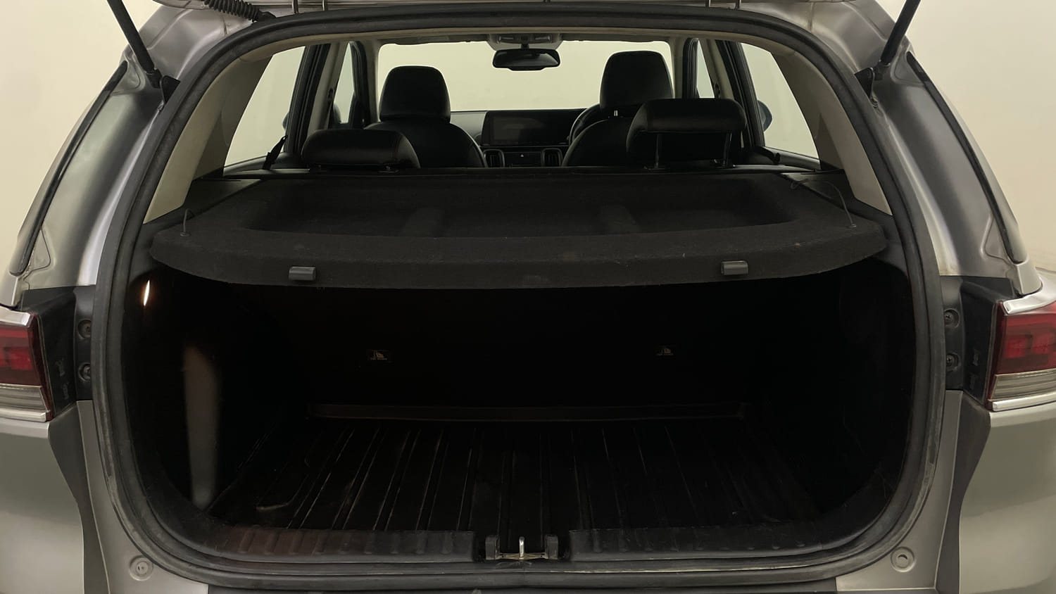 Used 2020 Kia Sonet GTX Plus 1.0 DCT Petrol Automatic interior DICKY INSIDE VIEW