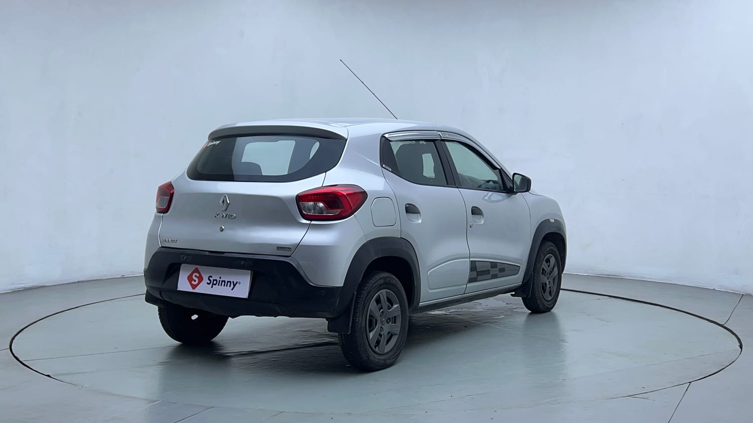 Used 2017 Renault Kwid 1.0 RXT AMT Petrol Automatic exterior RIGHT REAR CORNER VIEW