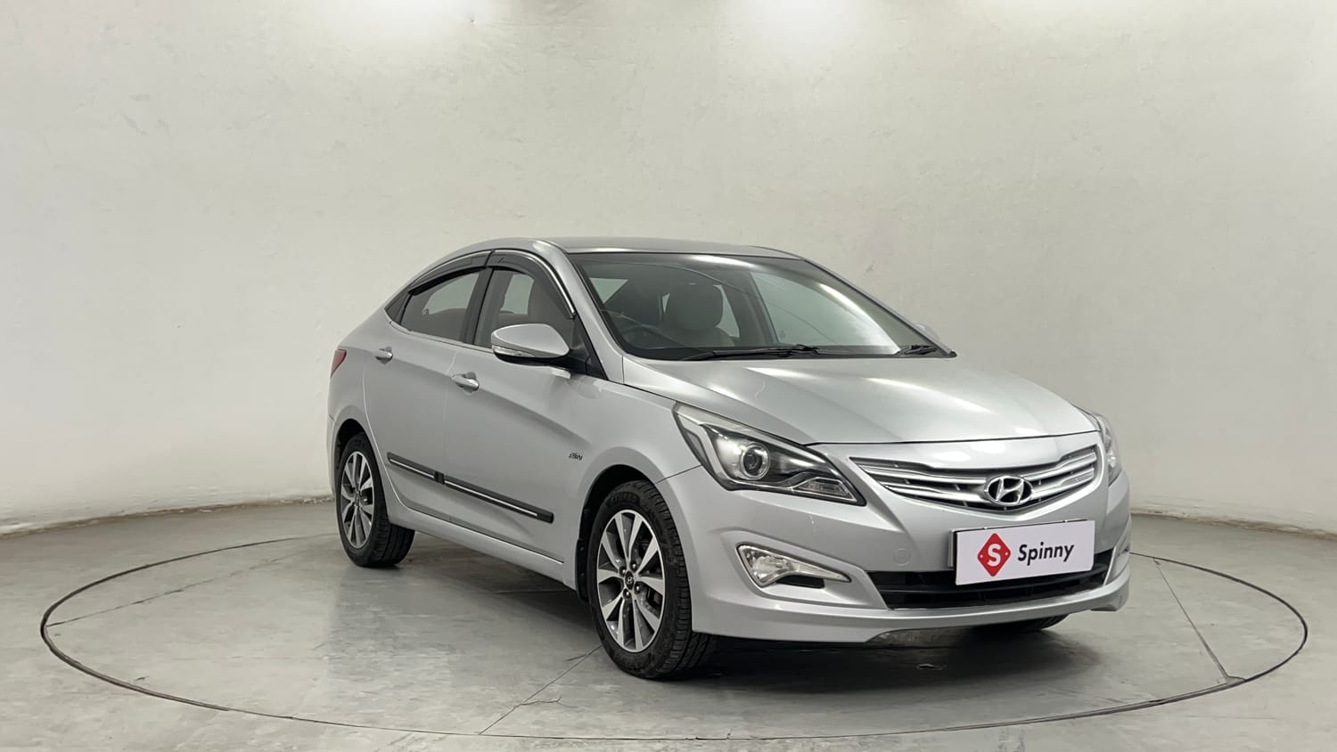 Used 2016 Hyundai Verna 1.6 VTVT SX AT Petrol Automatic exterior RIGHT FRONT CORNER VIEW