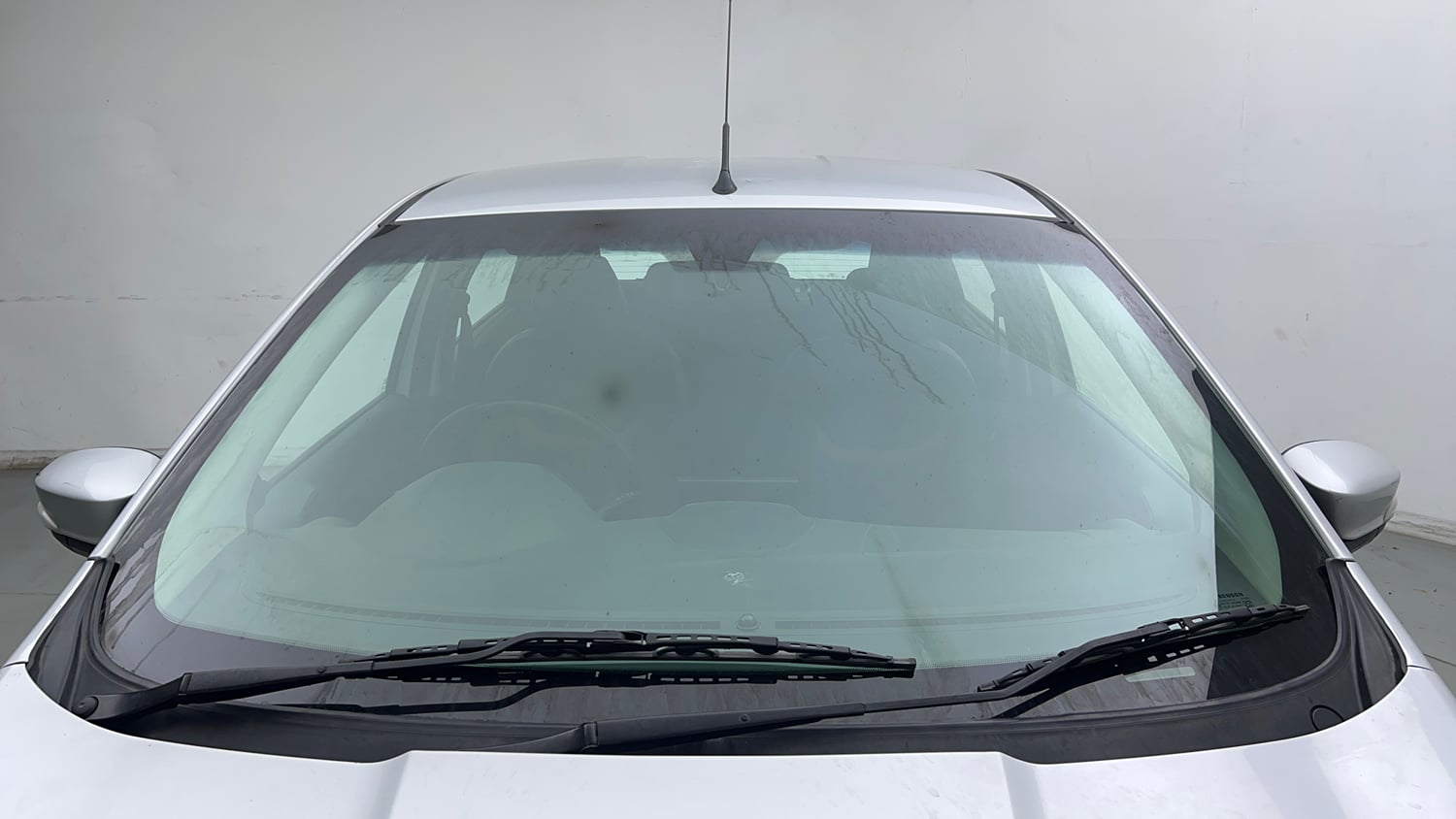 Used 2019 Ford Figo Titanium 1.2 Ti-VCT MT Petrol Manual exterior FRONT WINDSHIELD VIEW