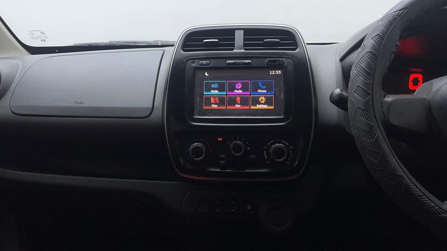 Used 2017 Renault Kwid RXT Petrol Manual interior MUSIC SYSTEM & AC CONTROL VIEW