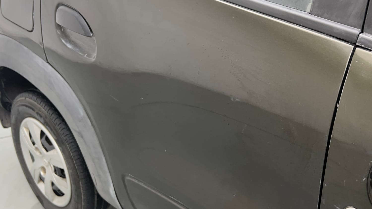 Used 2017 Renault Kwid RXT Petrol Manual dents MINOR SCRATCH
