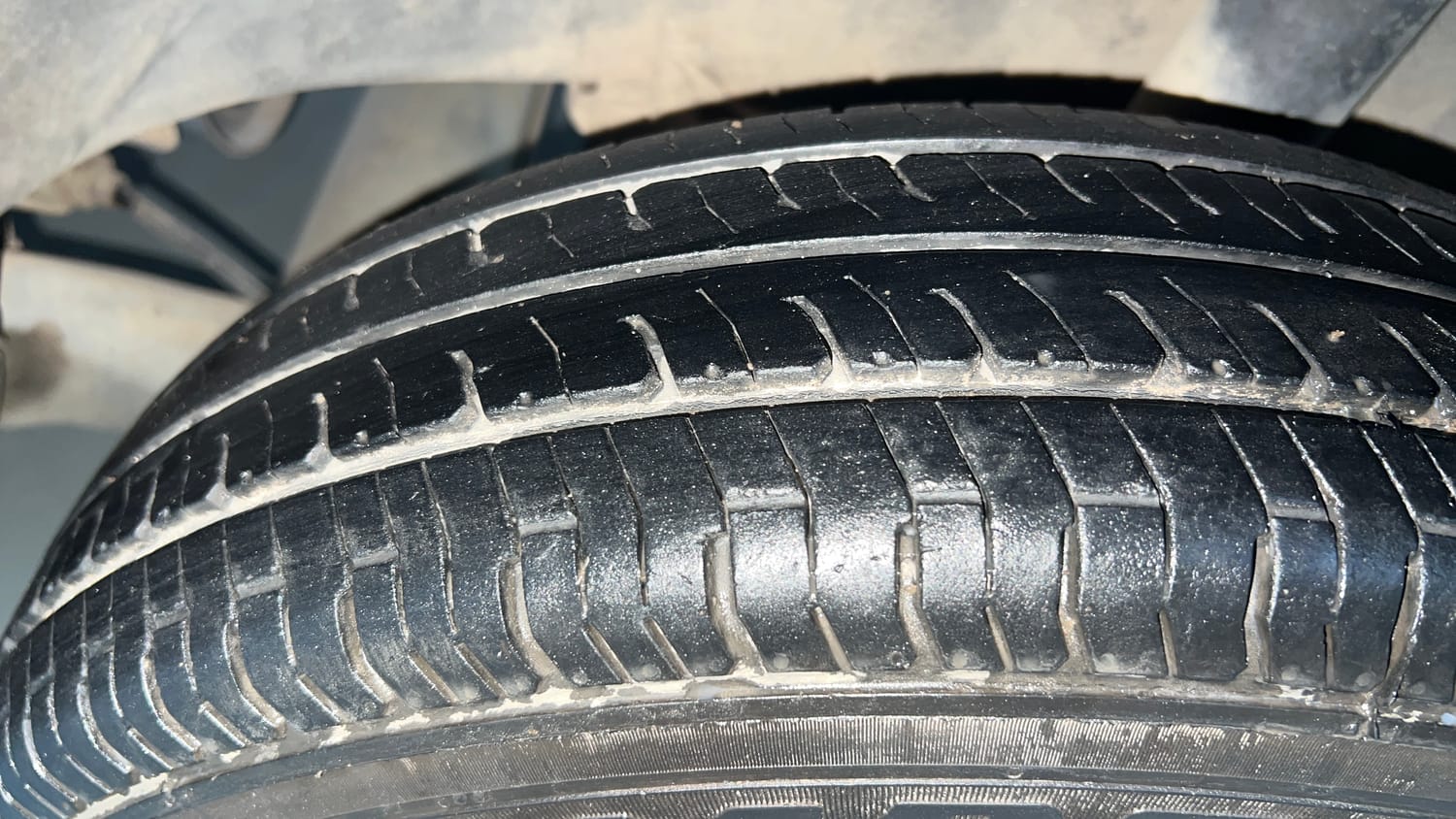 Used 2017 Renault Kwid RXT Petrol Manual tyres LEFT REAR TYRE TREAD VIEW