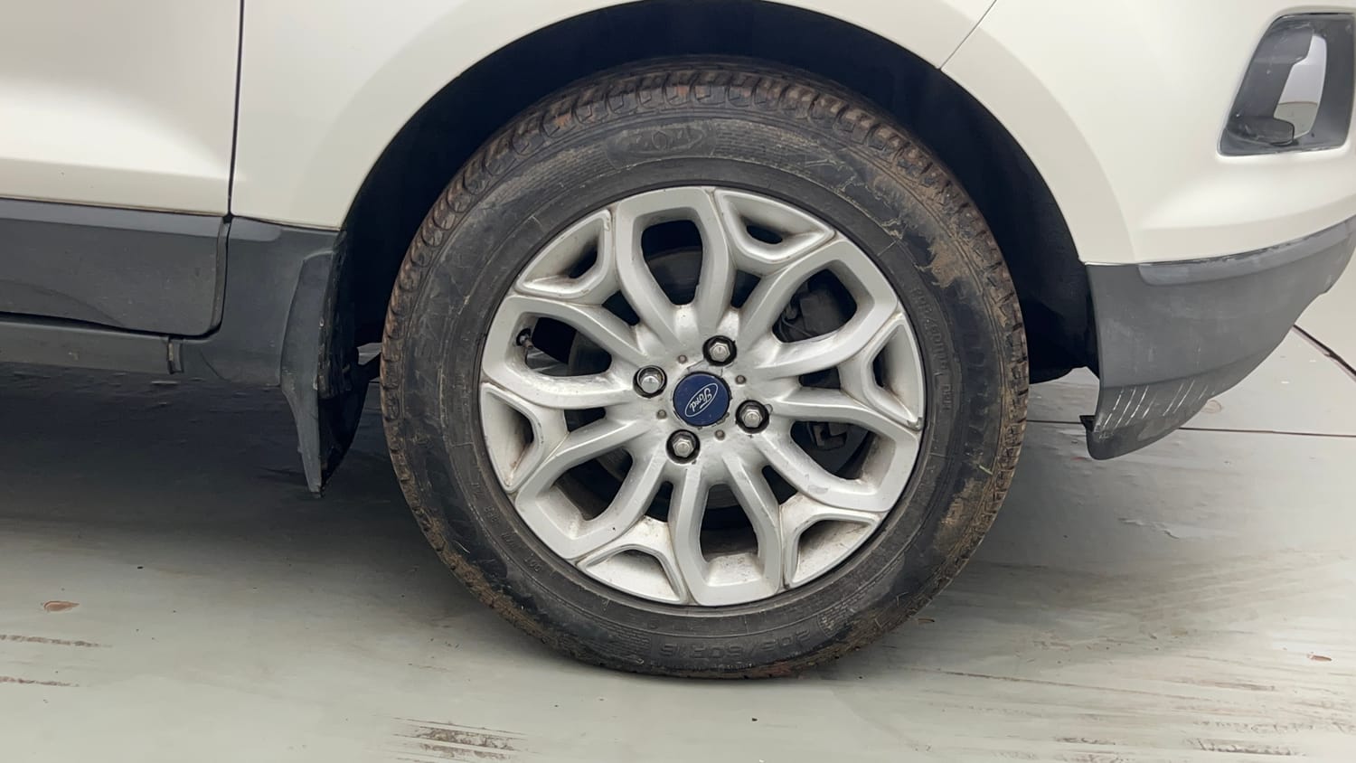 Used 2017 Ford EcoSport Titanium 1.5L TDCi Diesel Manual tyres RIGHT FRONT TYRE RIM VIEW