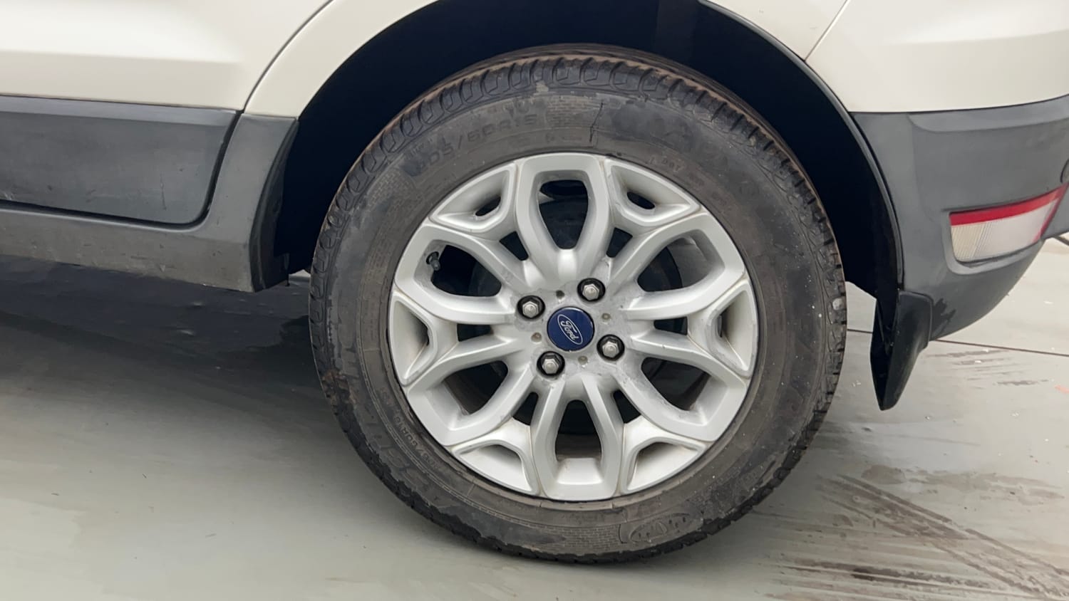 Used 2017 Ford EcoSport Titanium 1.5L TDCi Diesel Manual tyres LEFT REAR TYRE RIM VIEW