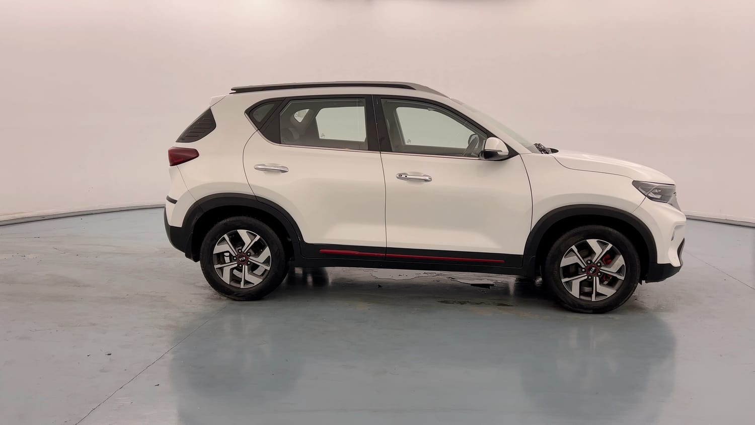 Used 2021 Kia Sonet GTX Plus 1.5 AT Diesel Automatic exterior RIGHT SIDE VIEW