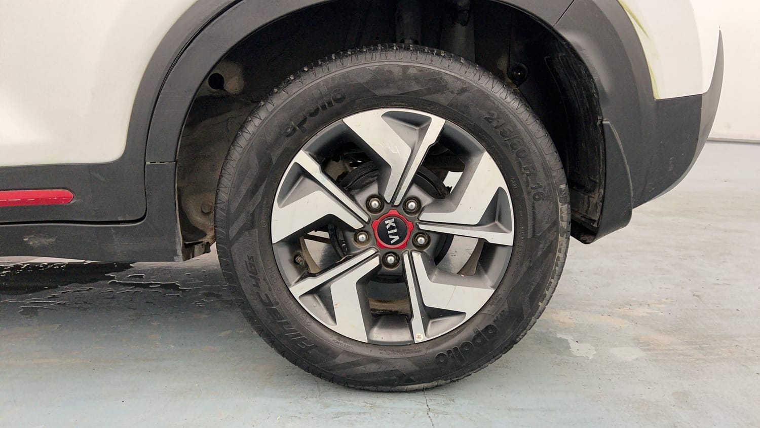 Used 2021 Kia Sonet GTX Plus 1.5 AT Diesel Automatic tyres LEFT REAR TYRE RIM VIEW