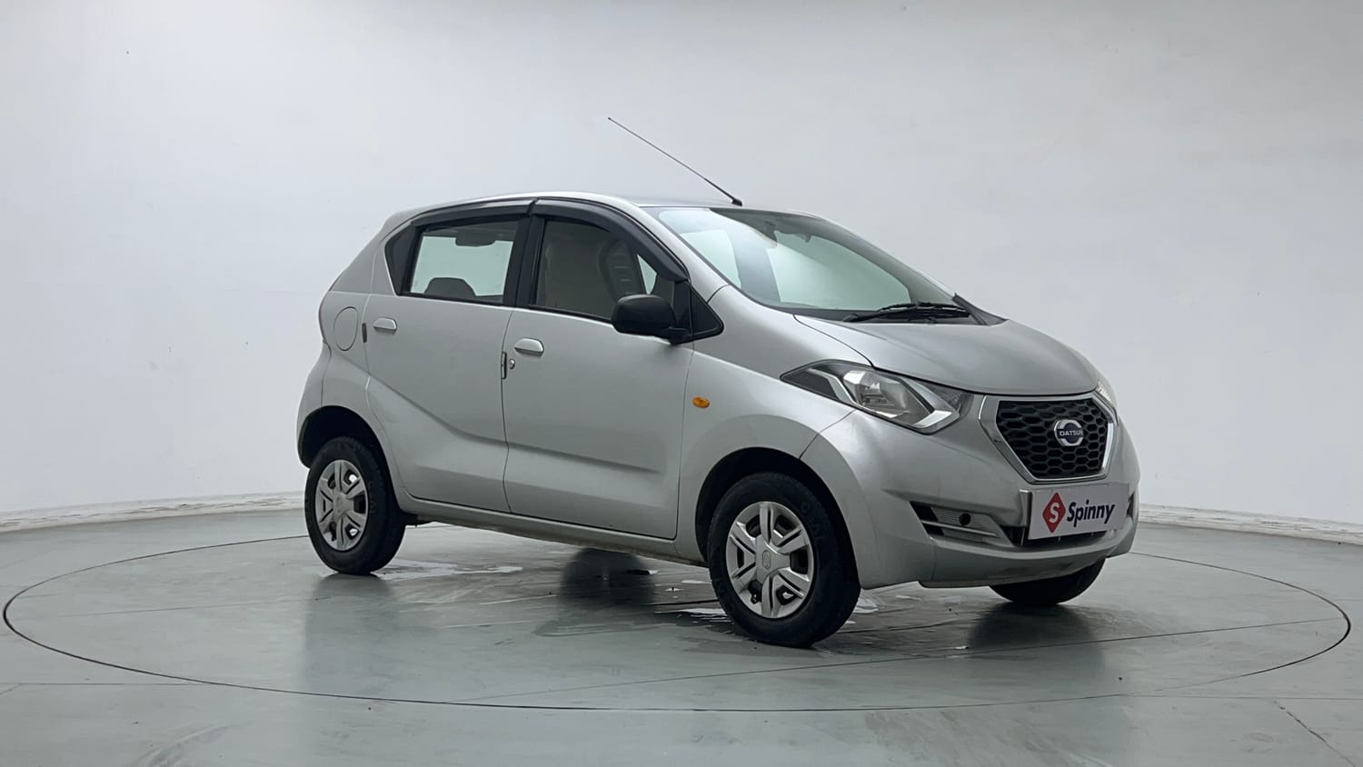 Used 2019 Datsun Redi-GO T (O) Petrol Manual exterior RIGHT FRONT CORNER VIEW