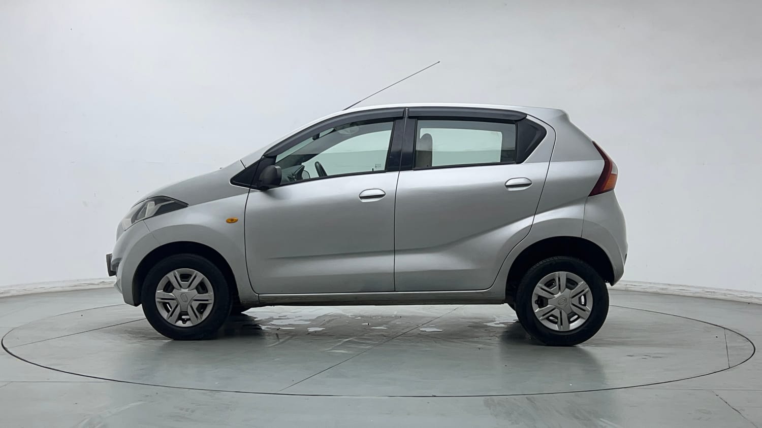 Used 2019 Datsun Redi-GO T (O) Petrol Manual exterior LEFT SIDE VIEW