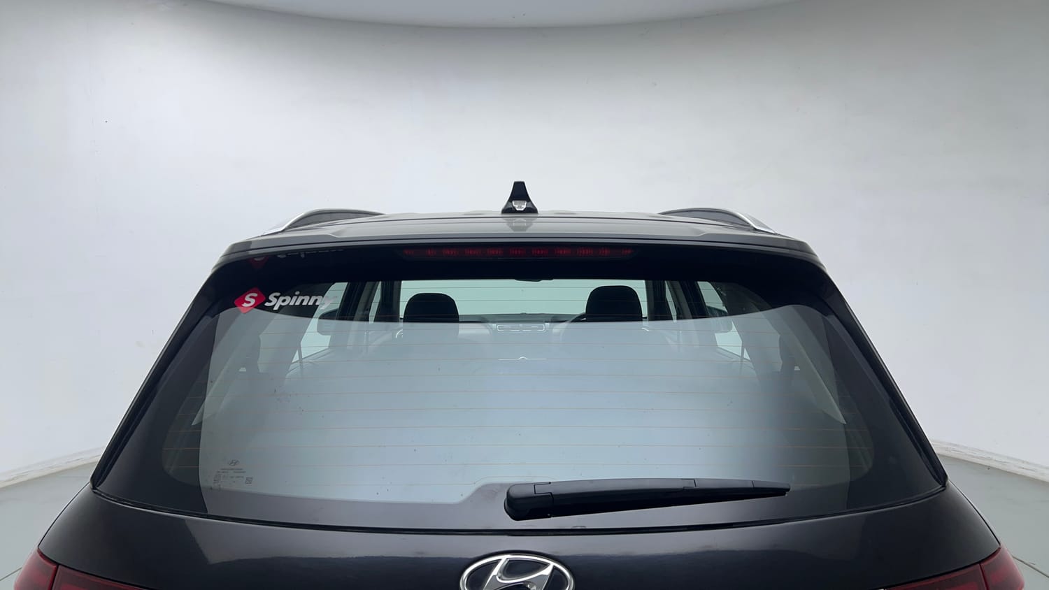 Used 2022 Hyundai Alcazar Prestige (O) 7 STR 1.5 Diesel AT Diesel Automatic exterior BACK WINDSHIELD VIEW