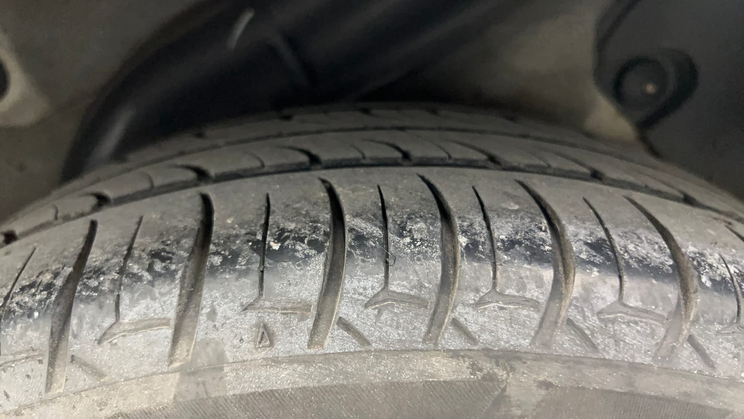 Used 2016 Hyundai Verna 1.6 VTVT SX AT Petrol Automatic tyres LEFT REAR TYRE TREAD VIEW