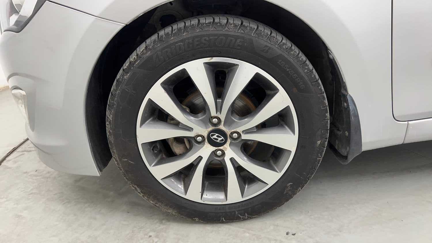 Used 2016 Hyundai Verna 1.6 VTVT SX AT Petrol Automatic tyres LEFT FRONT TYRE RIM VIEW