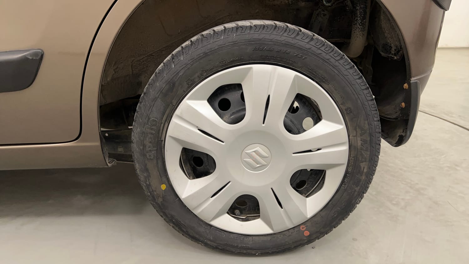 Used 2018 Maruti Suzuki Wagon R VXI Petrol Manual tyres LEFT REAR TYRE RIM VIEW