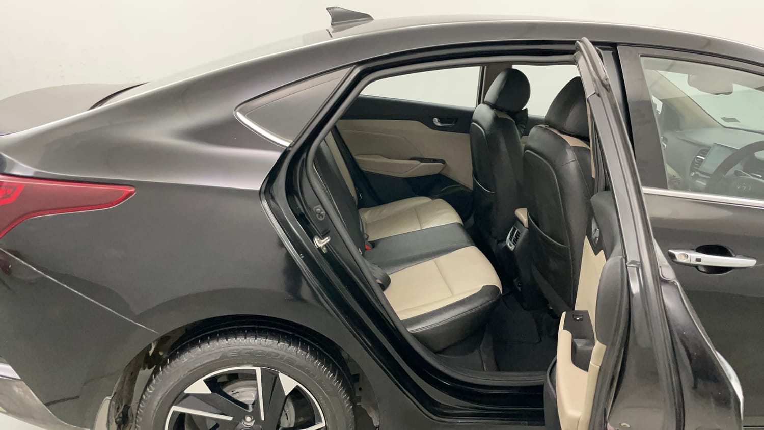 Used 2021 Hyundai Verna SX (O)1.5 MPi Petrol Manual interior RIGHT SIDE REAR DOOR CABIN VIEW