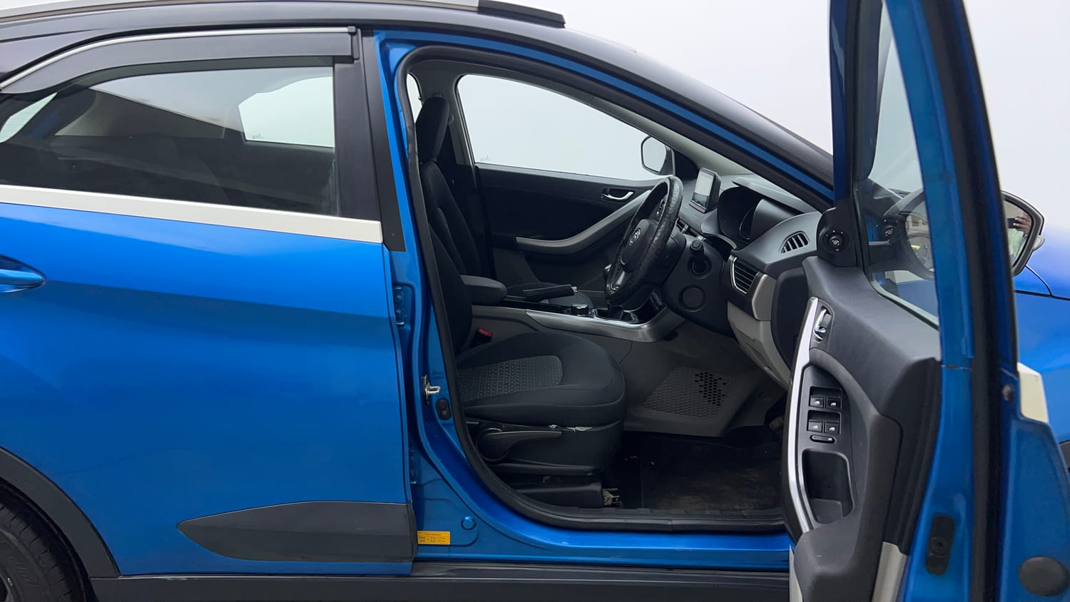 2018 Tata Nexon XZ Plus-17