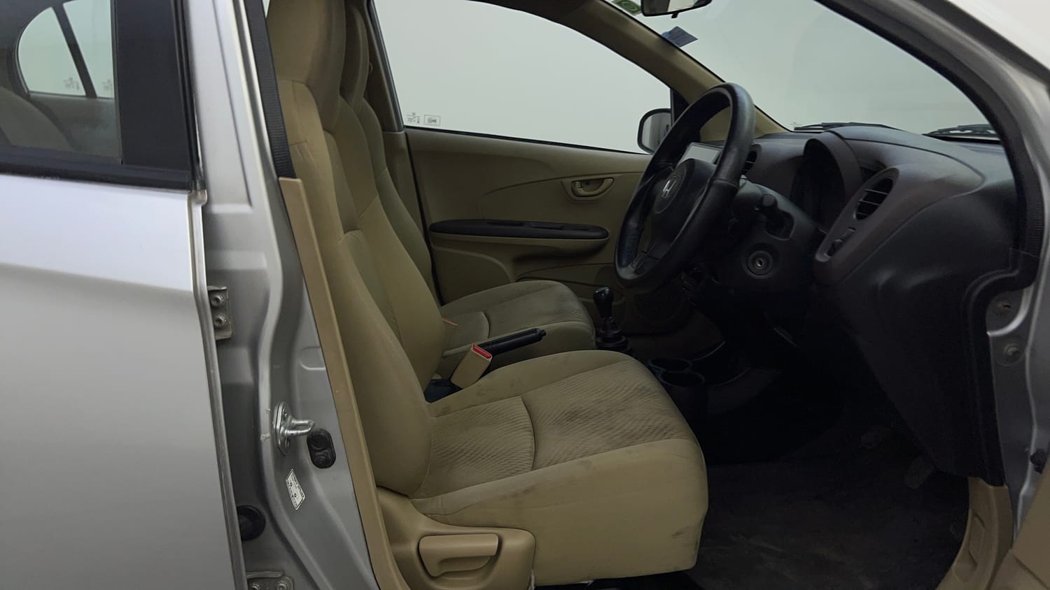 Used 2013 Honda Amaze 1.2 EX i-VTEC Petrol Manual interior RIGHT SIDE FRONT DOOR CABIN VIEW