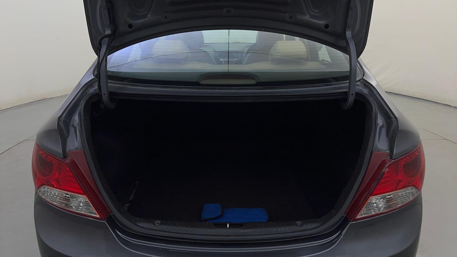 Used 2013 Hyundai Verna Fluidic 1.6 VTVT SX Opt AT Petrol Automatic interior DICKY INSIDE VIEW
