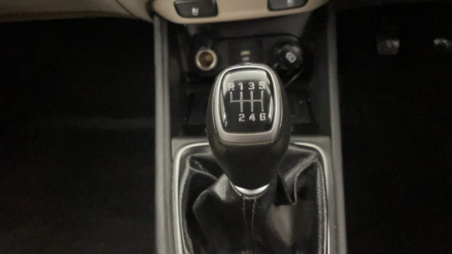 Used 2021 Hyundai Verna SX (O)1.5 MPi Petrol Manual interior GEAR  KNOB VIEW