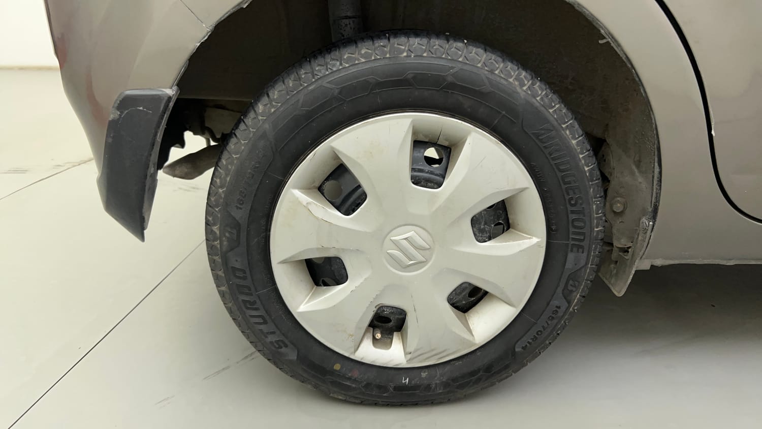 Used 2020 Maruti Suzuki Wagon R VXi 1.2 AMT Petrol Automatic tyres RIGHT REAR TYRE RIM VIEW