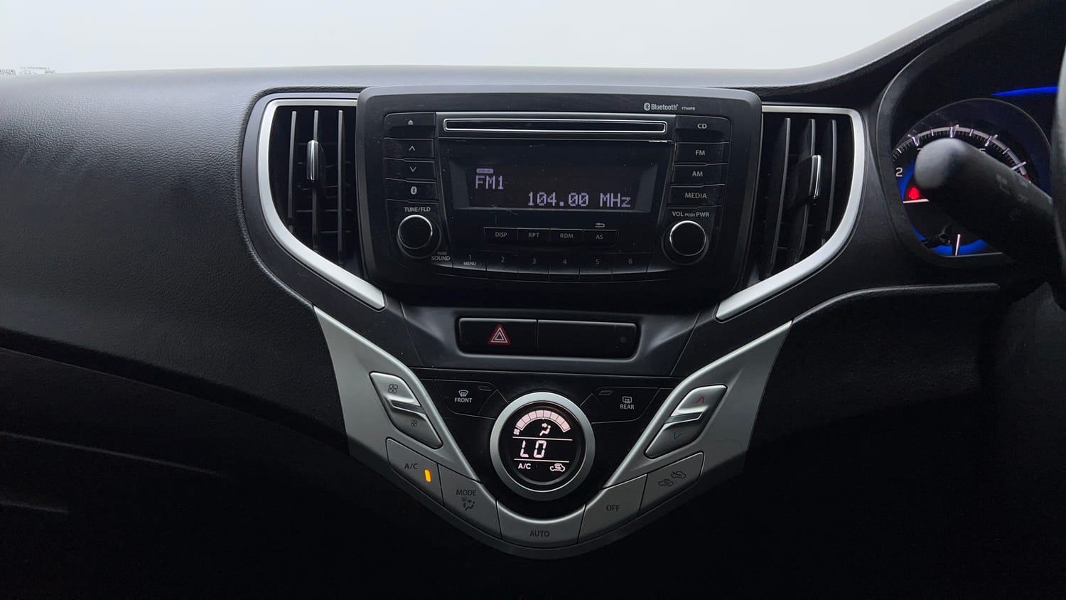 Used 2018 Maruti Suzuki Baleno Delta 1.2 Petrol Manual top_features Integrated (in-dash) music system