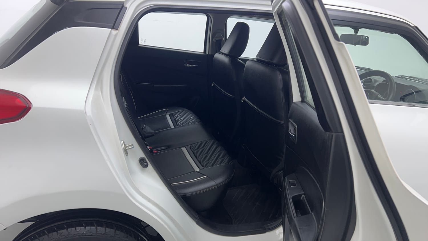 2021 Maruti Suzuki Swift VXi-18