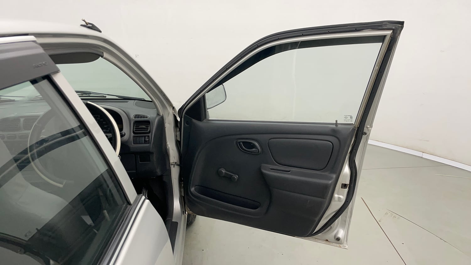Used 2012 Maruti Suzuki Alto LXi BS-IV Petrol Manual interior RIGHT FRONT DOOR OPEN VIEW