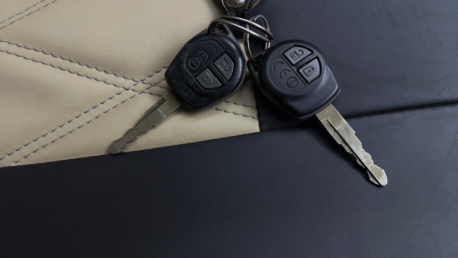 Used 2018 Maruti Suzuki Dzire VXi AMT Petrol Automatic extra CAR KEY VIEW