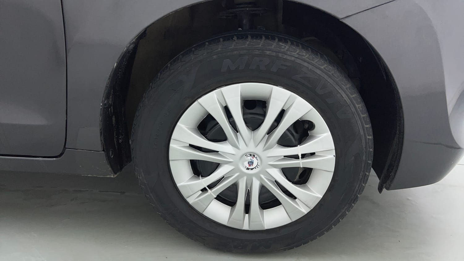 Used 2018 Maruti Suzuki Baleno Delta 1.2 Petrol Manual tyres RIGHT FRONT TYRE RIM VIEW