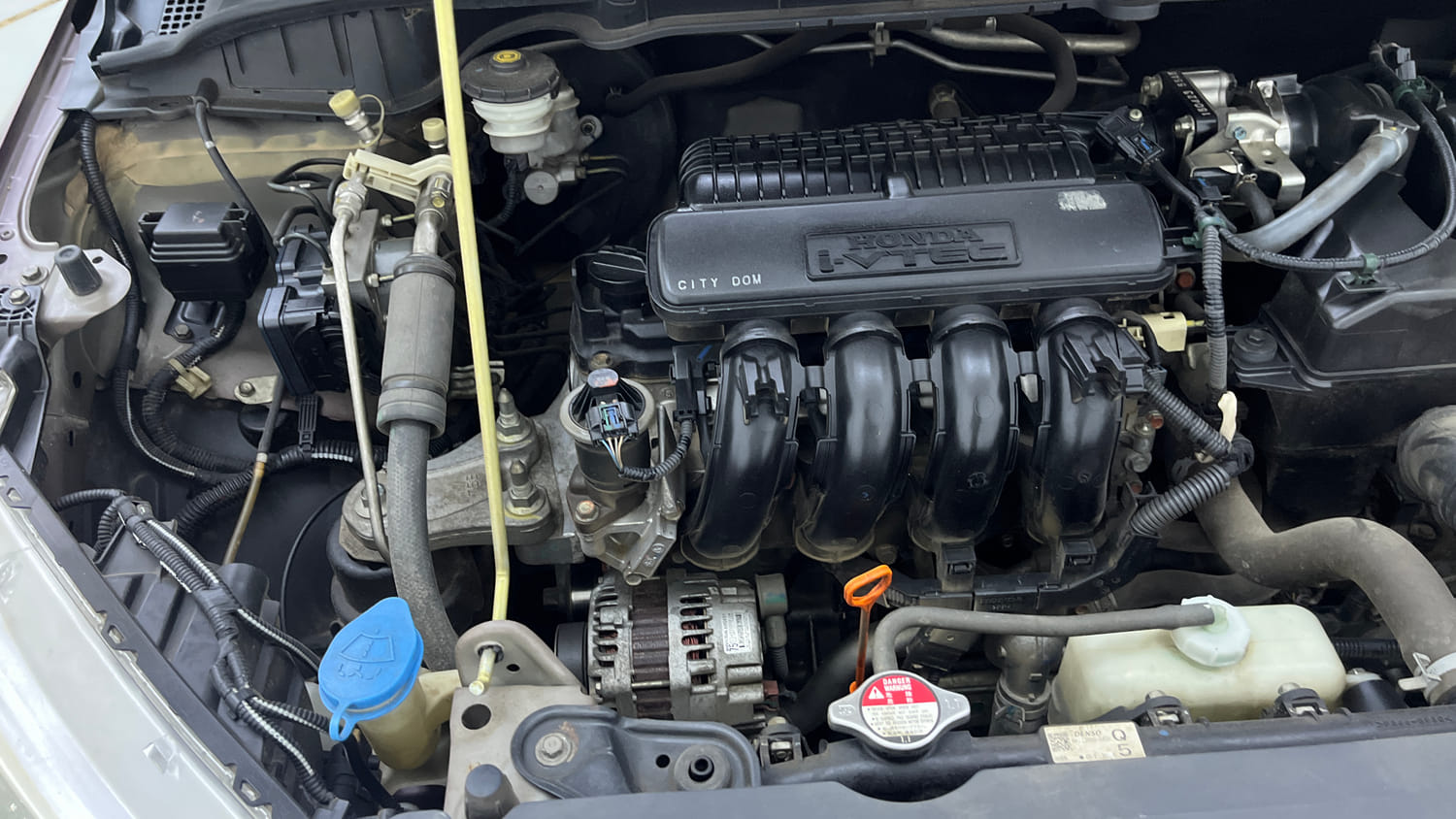 Used 2015 Honda City VX CVT Petrol Automatic engine ENGINE RIGHT SIDE VIEW