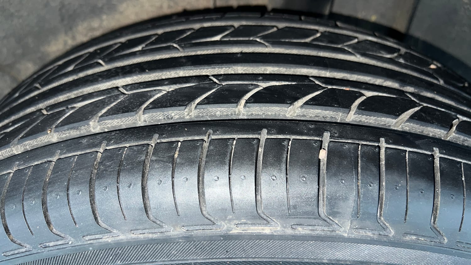 Used 2024 Nissan Magnite XE Petrol Manual tyres LEFT REAR TYRE TREAD VIEW