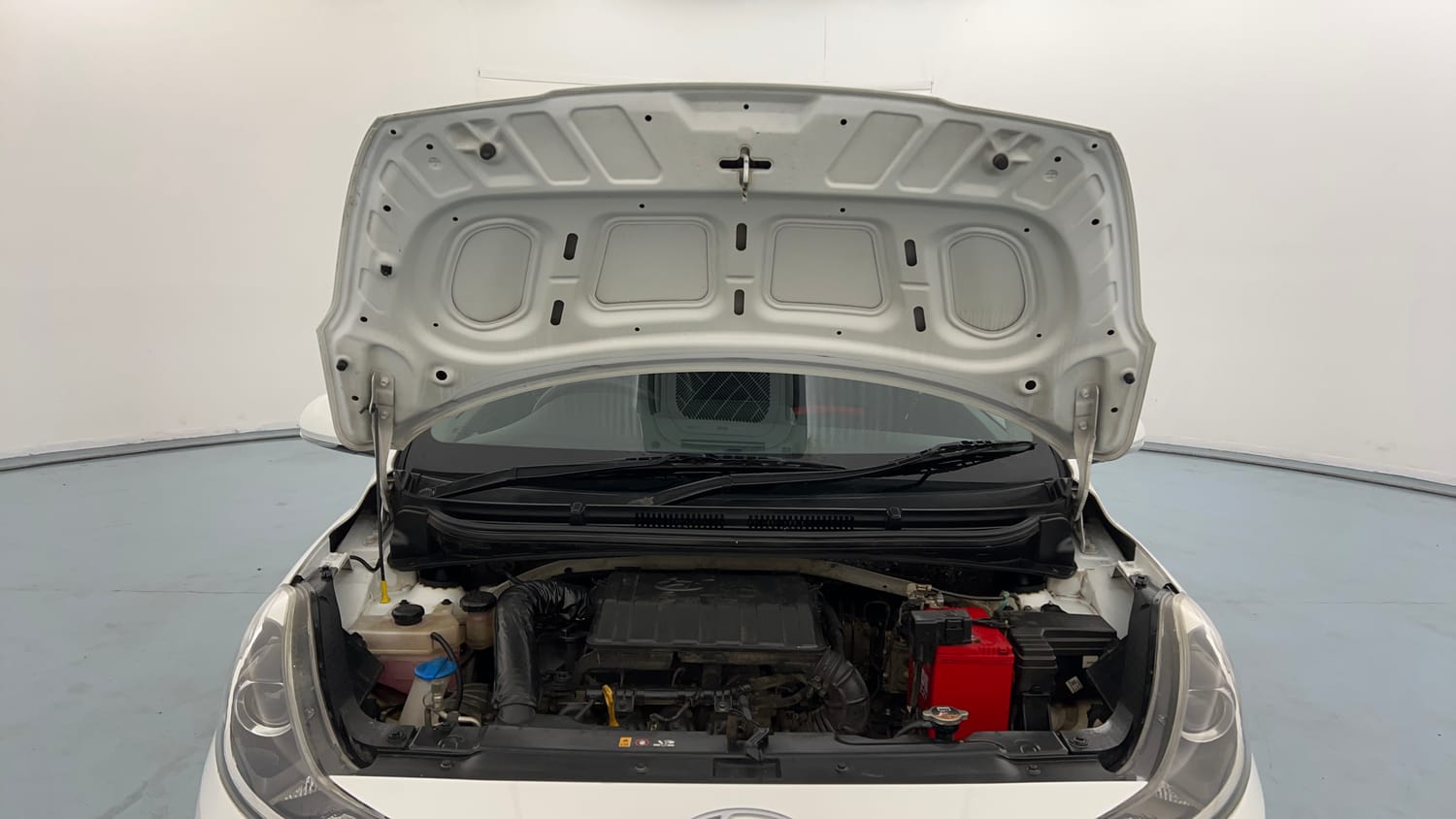 Used 2022 Hyundai Grand i10 Nios Asta 1.2 Kappa VTVT Petrol Manual engine ENGINE & BONNET OPEN FRONT VIEW